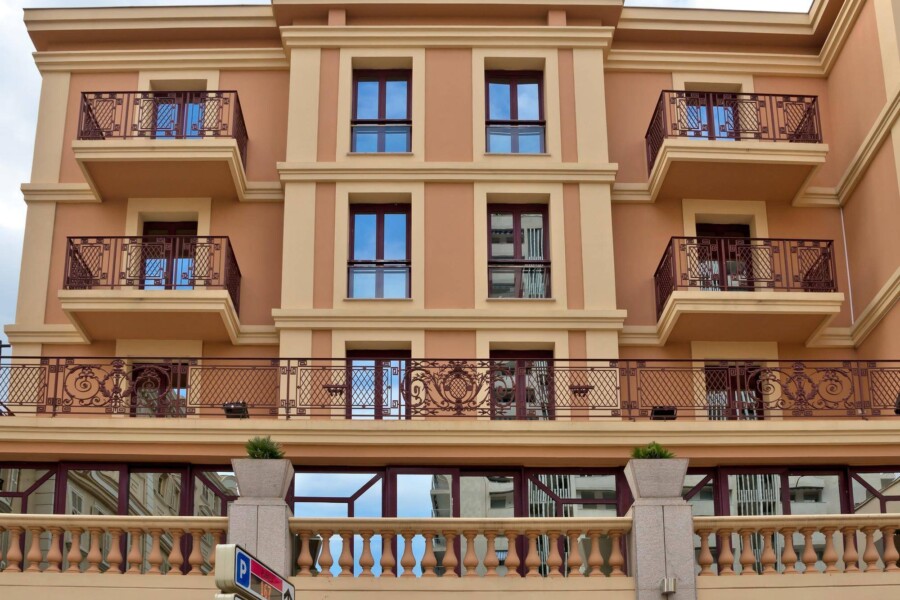 Ile lat ma hotel Bryza i jaka jest jego historia?
