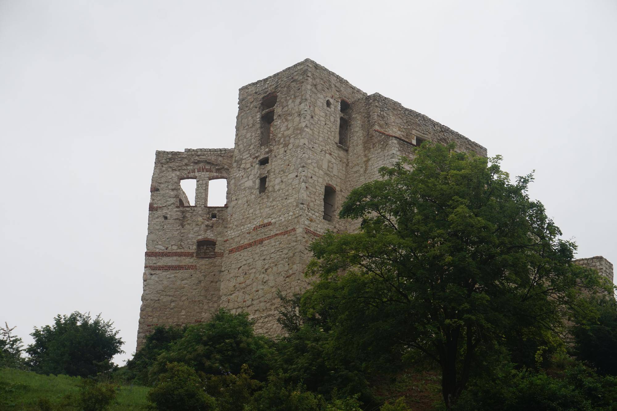 Zamek w Będzinie warownia IX wieku wciąż fascynuje swoją historią